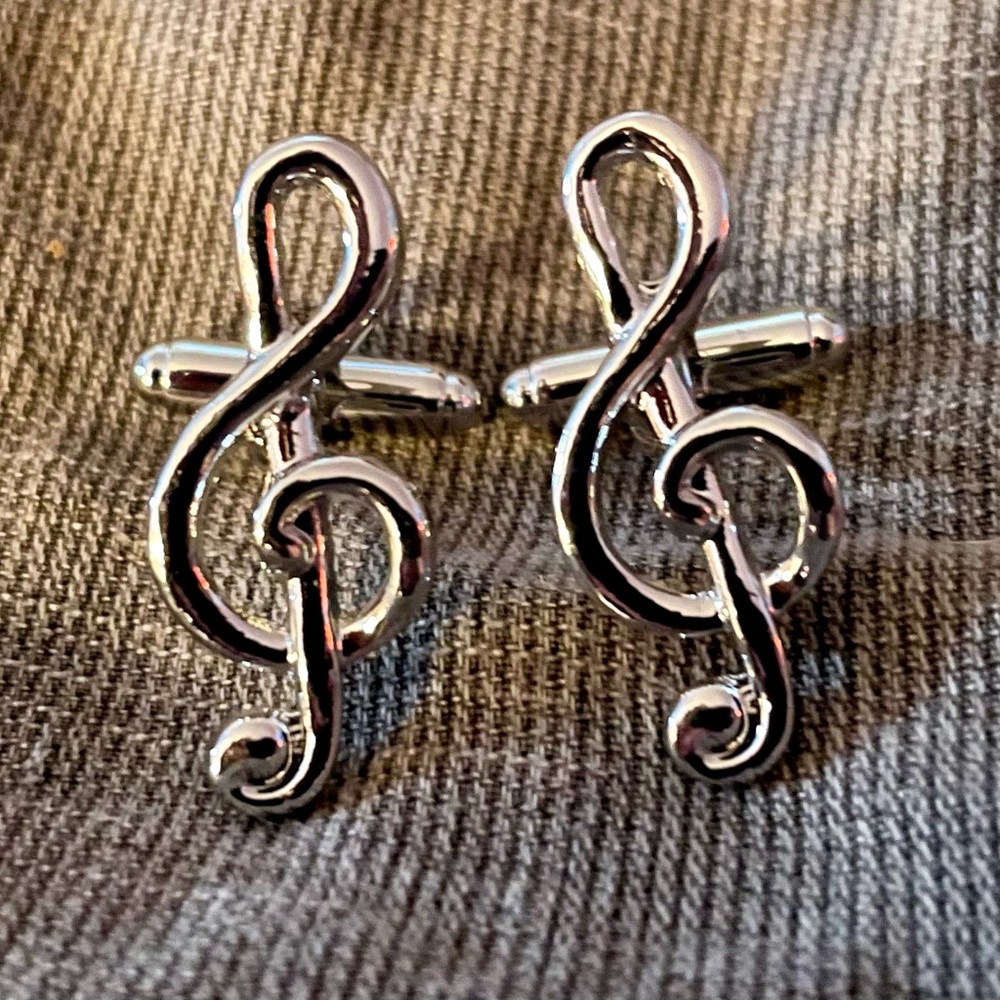treble clef music cuff links wearable art